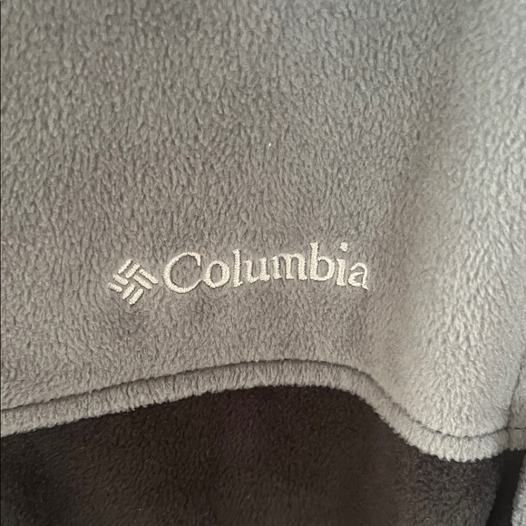 Columbia Two-Tone Fleece Sweater in Gray and Black Size Medium - Picture 3 of 6